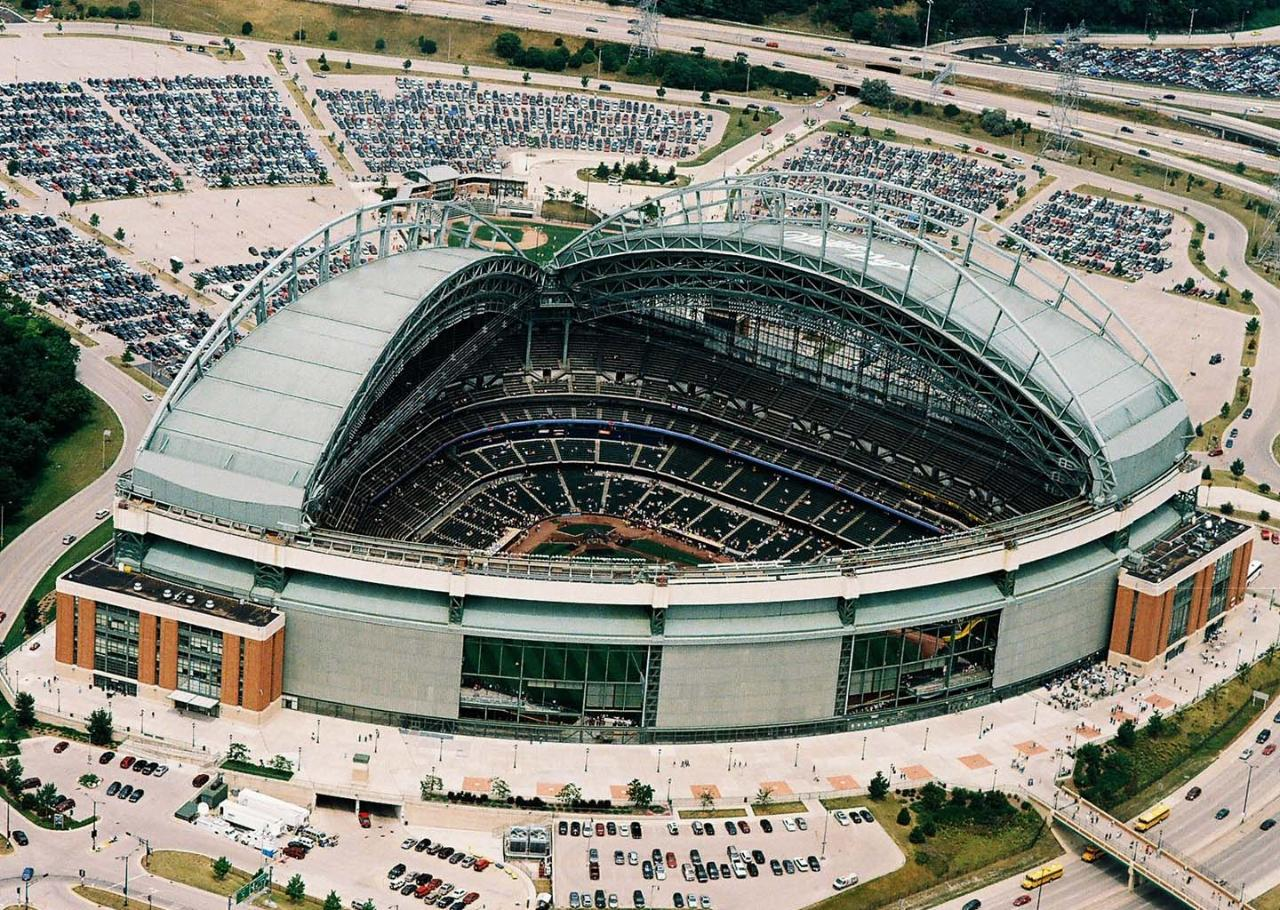 Milwaukee Brewers at American Family Field - Photo 1 of 6